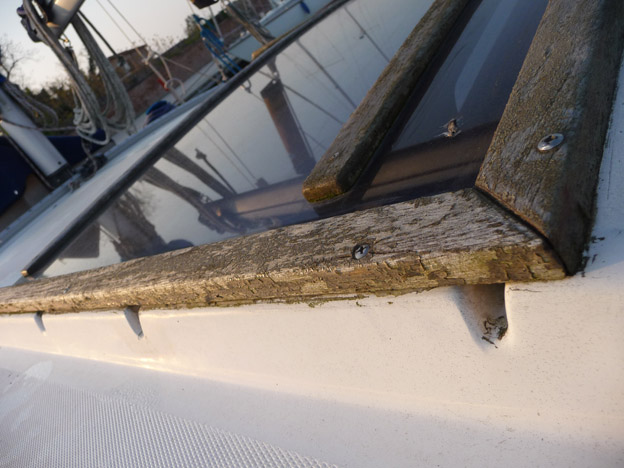 [Immagine: 2010421101353_Cornice tambuccio.jpg]
